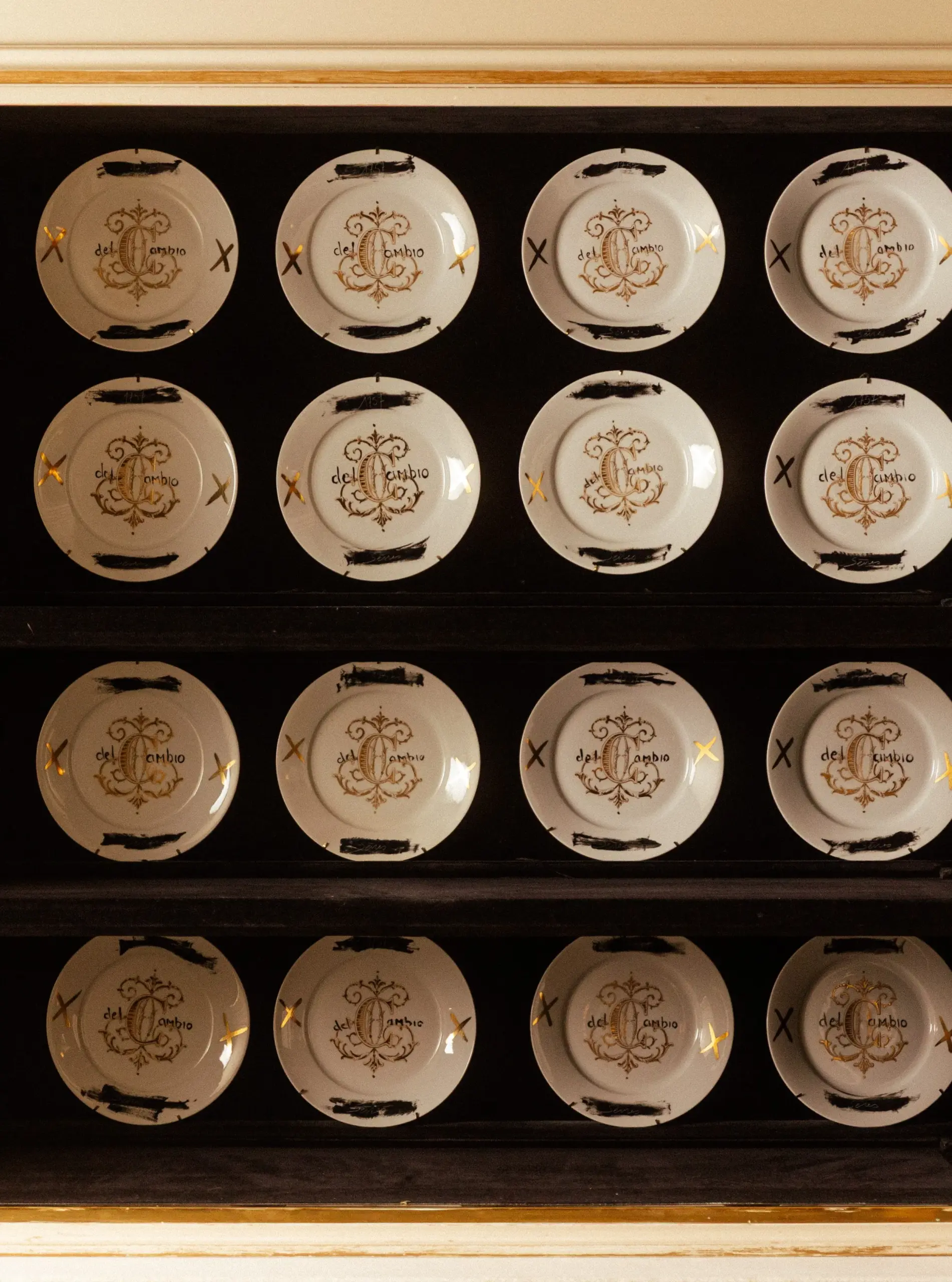 Interno Ristorante Del Cambio mobile